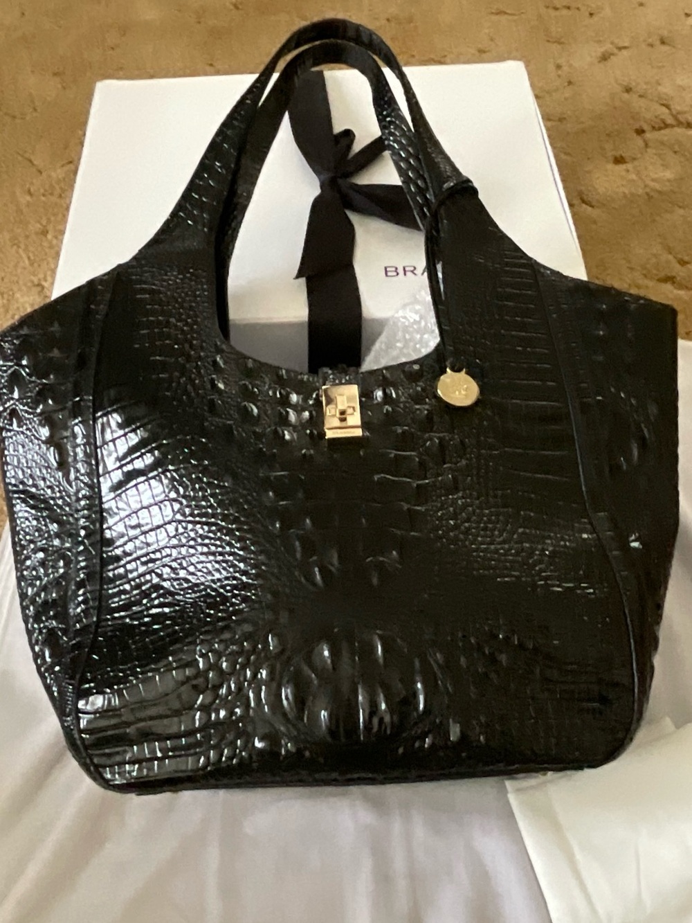 EUC Beautiful Brahmin Black Croc-Embossed Tote Handbag with Gold Accents!